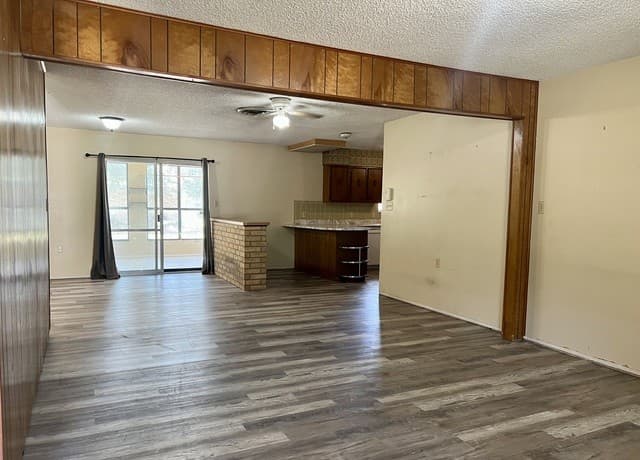 215  Lantana Ln, Pleasanton, TX 78064 — photo 12