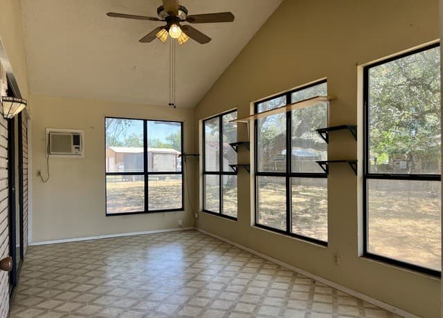 215  Lantana Ln, Pleasanton, TX 78064 — photo 14