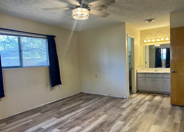 215  Lantana Ln, Pleasanton, TX 78064 — photo 15