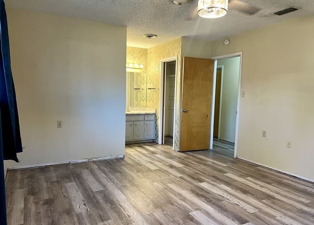 215  Lantana Ln, Pleasanton, TX 78064 — photo 16