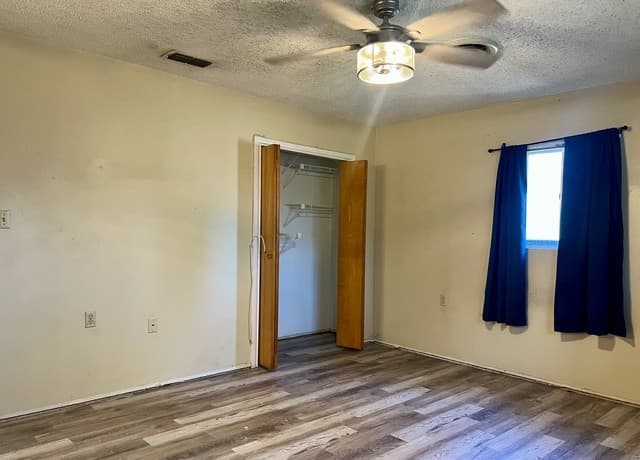 215  Lantana Ln, Pleasanton, TX 78064 — photo 17
