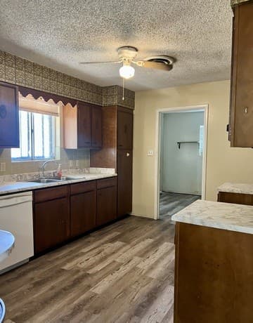 215  Lantana Ln, Pleasanton, TX 78064 — photo 5