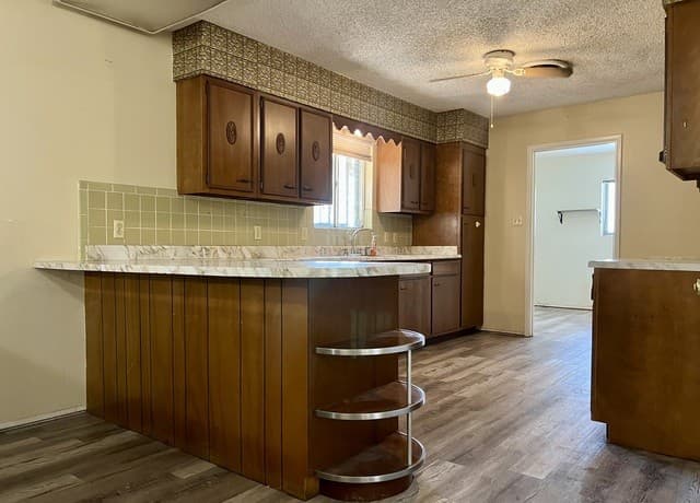 215  Lantana Ln, Pleasanton, TX 78064 — photo 6