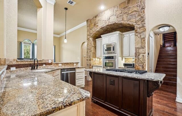 21411  Liguria Dr, Garden Ridge, TX 78266 — photo 2