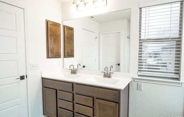 5527  Castle Brook Dr, San Antonio, TX 78218 — photo 15