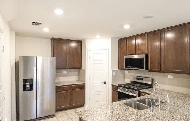5527  Castle Brook Dr, San Antonio, TX 78218 — photo 5