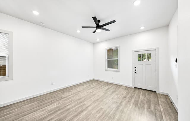 1727 E Crockett St, San Antonio, TX 78202 — photo 3