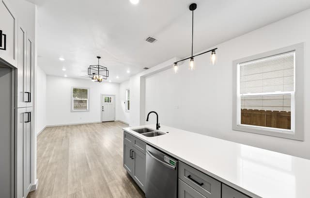 1727 E Crockett St, San Antonio, TX 78202 — photo 7