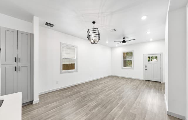 1727 E Crockett St, San Antonio, TX 78202 — photo 8