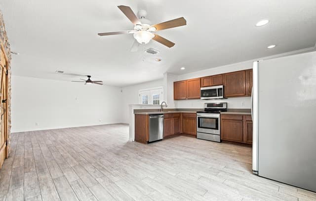 4411  Wrangler Run, San Antonio, TX 78223 — photo 11