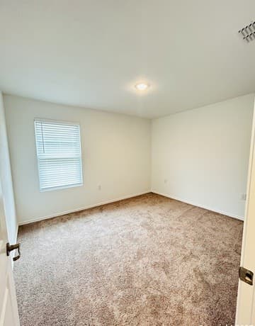 1435  Riojas Rd, San Antonio, TX 78224 — photo 6