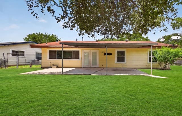 6002  Pine Valley Dr, San Antonio, TX 78242 — photo 21