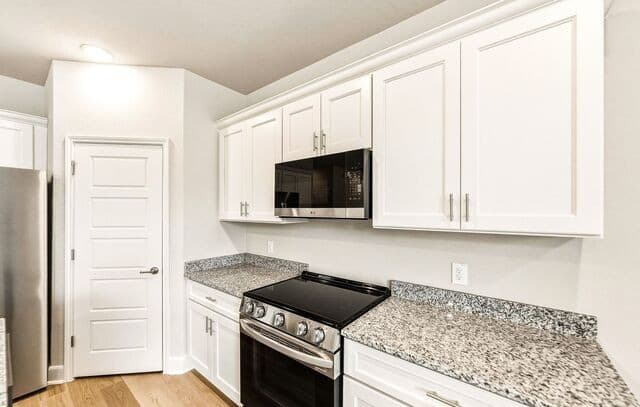 7215  Magnolia Crk, San Antonio, TX 78252 — photo 10