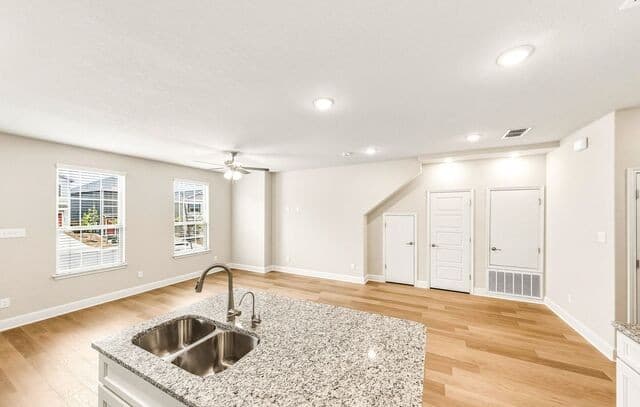 7215  Magnolia Crk, San Antonio, TX 78252 — photo 11