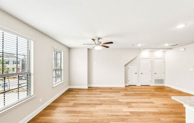 7215  Magnolia Crk, San Antonio, TX 78252 — photo 6