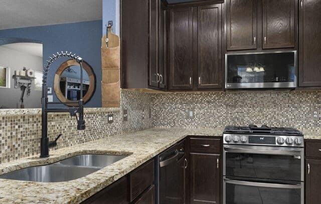 2014  Estonia Grey, San Antonio, TX 78251 — photo 11