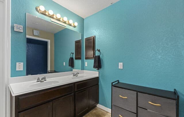2014  Estonia Grey, San Antonio, TX 78251 — photo 17