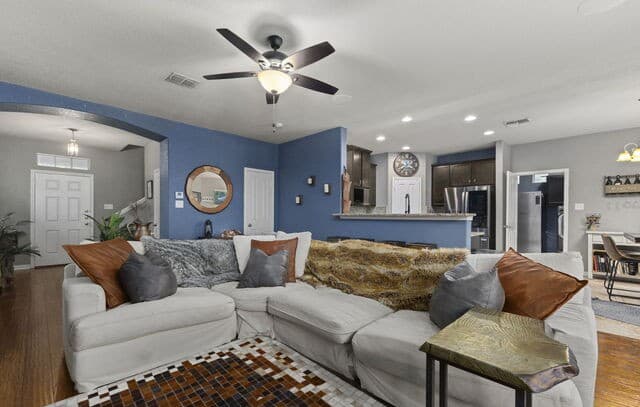 2014  Estonia Grey, San Antonio, TX 78251 — photo 6