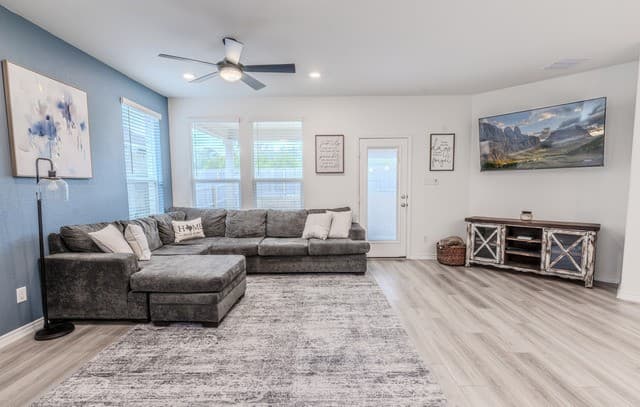 408  Sambar Bay Dr, Boerne, TX 78006 — photo 3