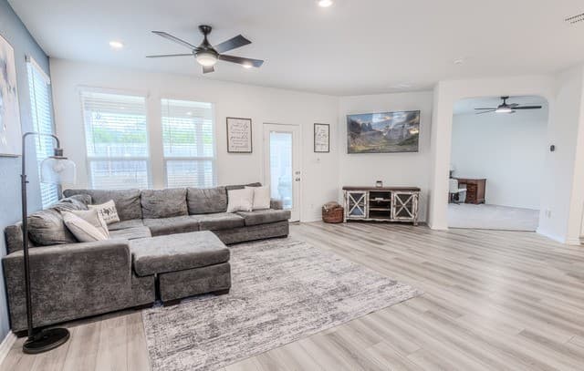 408  Sambar Bay Dr, Boerne, TX 78006 — photo 5