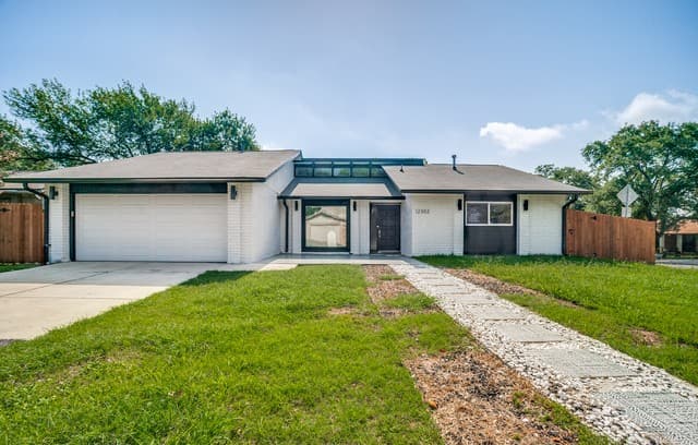 12302  Mapletree, San Antonio, TX 78249 — photo 2