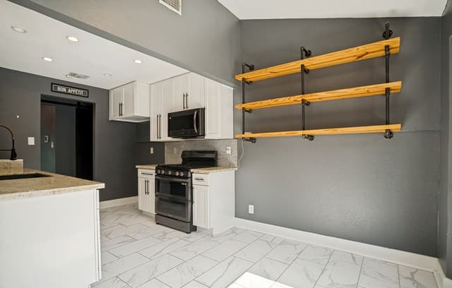 12302  Mapletree, San Antonio, TX 78249 — photo 8