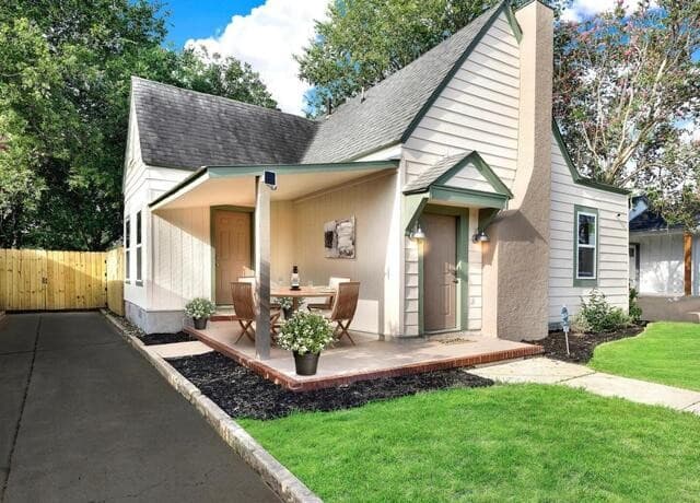 1328 N Center