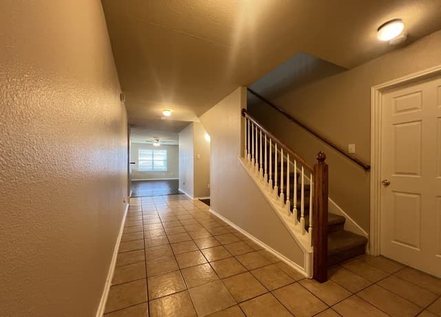 7627  Ariel Hl, San Antonio, TX 78252 — photo 4