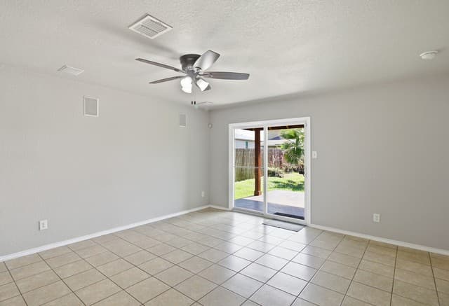 2334  Camberly Vw, Converse, TX 78109 — photo 4