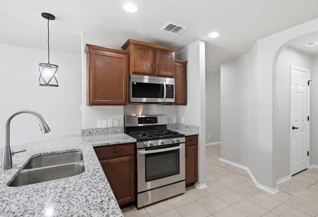 2334  Camberly Vw, Converse, TX 78109 — photo 9