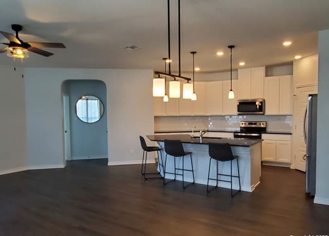 305  Dakota Crk, New Braunfels, TX 78130 — photo 10