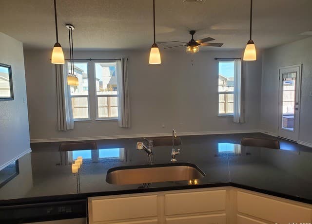 305  Dakota Crk, New Braunfels, TX 78130 — photo 9