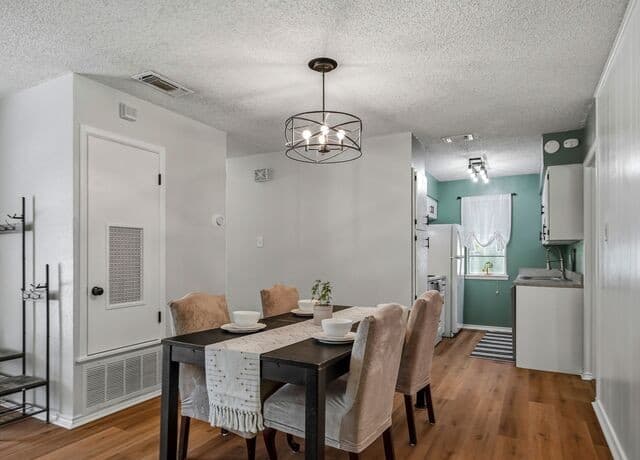 774  Clearview Drive, San Antonio, TX 78228 — photo 7