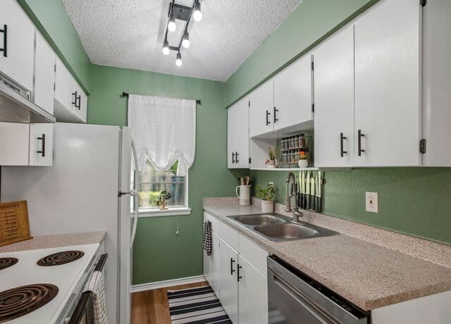 774  Clearview Drive, San Antonio, TX 78228 — photo 9