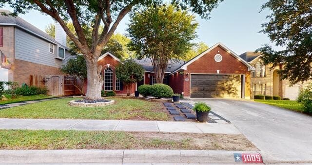 1009 Crimson Cove Dr