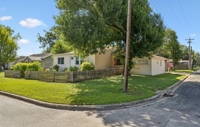 600 Winburn Ave