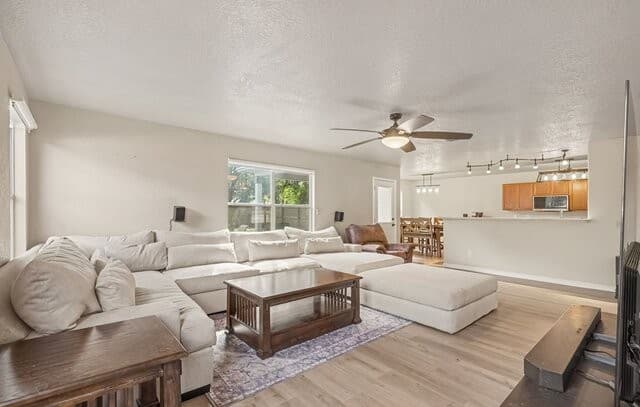 137  Goldenrod, Cibolo, TX 78108 — photo 4