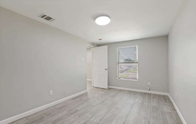 211  Beverly Dr, San Antonio, TX 78228 — photo 15