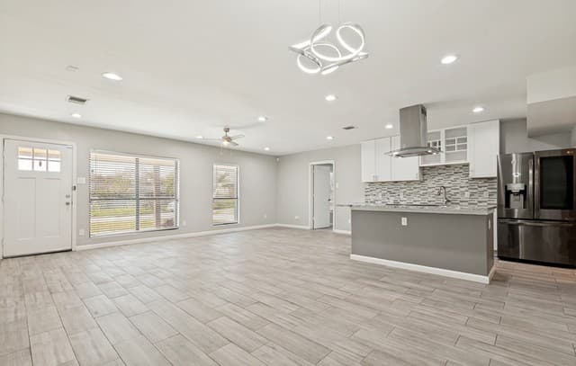 211  Beverly Dr, San Antonio, TX 78228 — photo 6