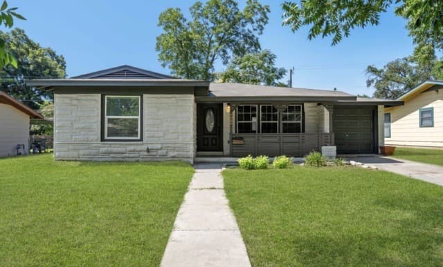 454 Storeywood Dr