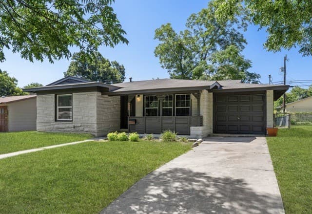 454  Storeywood Dr, San Antonio, TX 78213 — photo 2