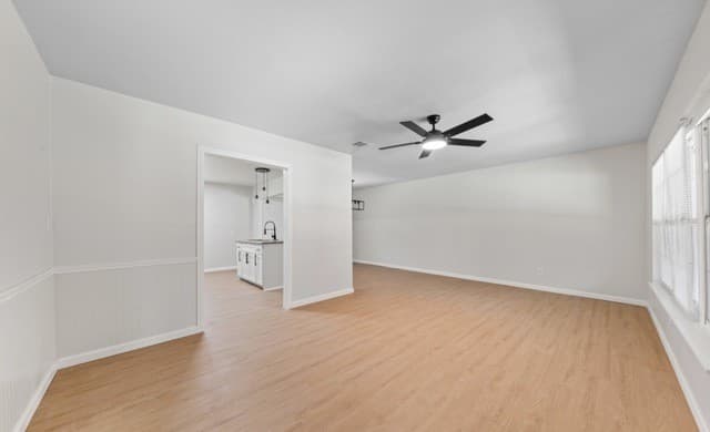 454  Storeywood Dr, San Antonio, TX 78213 — photo 5