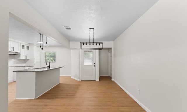 454  Storeywood Dr, San Antonio, TX 78213 — photo 6