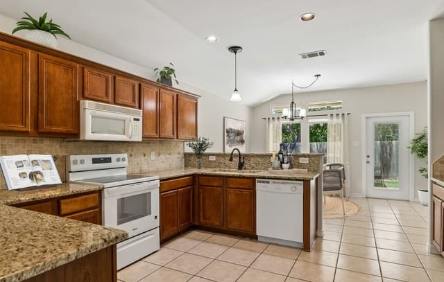 1303  Bluff Forest, San Antonio, TX 78248 — photo 15