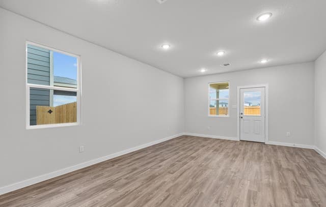 2347  Crisp Gln, San Antonio, TX 78224 — photo 4