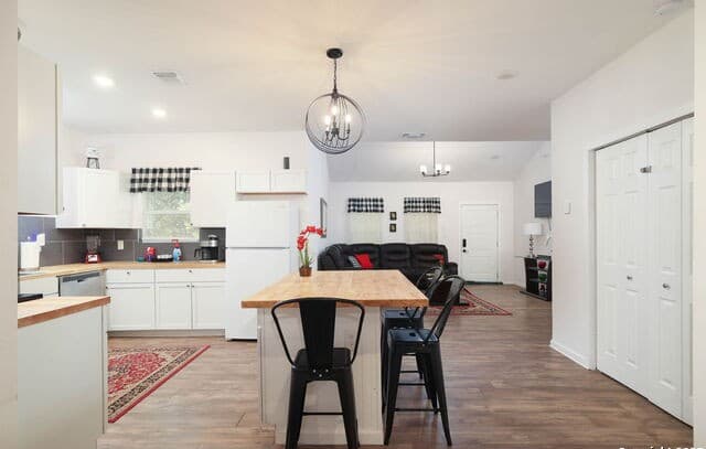 166 E Harding Blvd, San Antonio, TX 78214 — photo 13