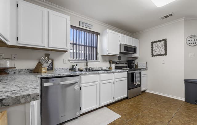 9015  Valhalla, Selma, TX 78154 — photo 21