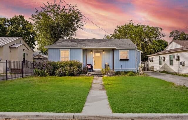 434  Ward Ave, San Antonio, TX 78223 — photo 2
