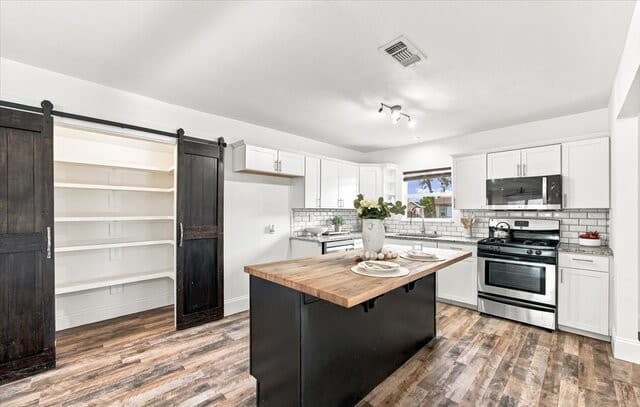 434  Ward Ave, San Antonio, TX 78223 — photo 9
