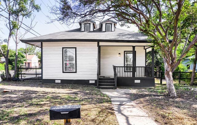 151 Cornell Ave